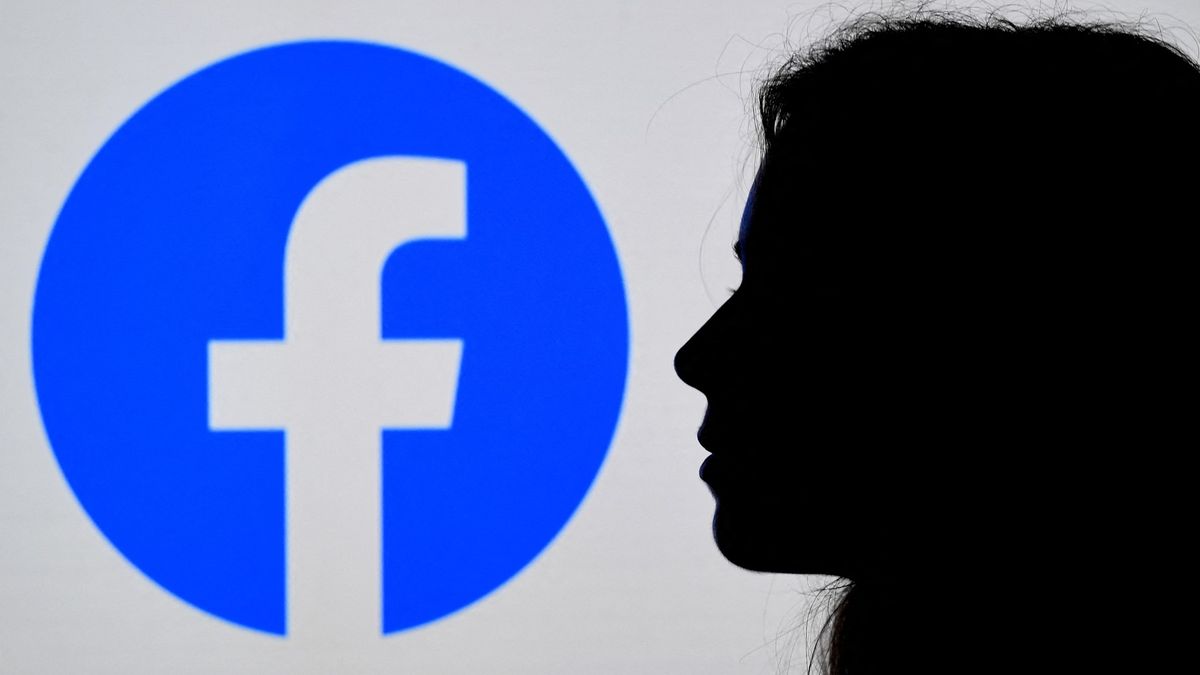 Covid a dezinformace. Facebook smazal miliony závadných příspěvků